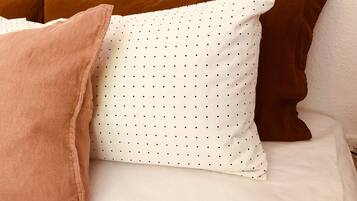 2 Schlafzimmer, Schreibtisch, schallisolierte Zimmer