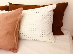 2 Schlafzimmer, Schreibtisch, schallisolierte Zimmer