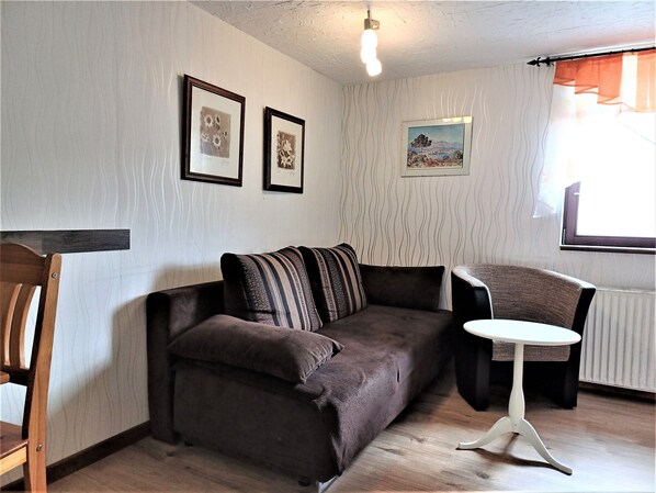 Unclassified image, 1 of 16, button