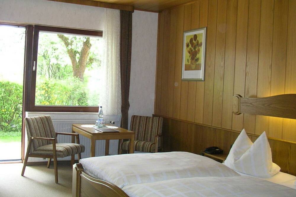 Guest Room 2 - Cafe Best Guest Room