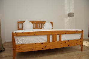 1 Schlafzimmer, Reisekinderbett, WLAN, Bettwäsche