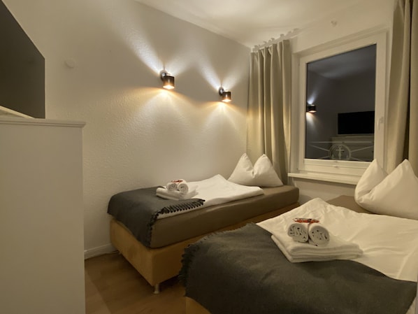 2 Schlafzimmer, Reisekinderbett, WLAN, Bettwäsche