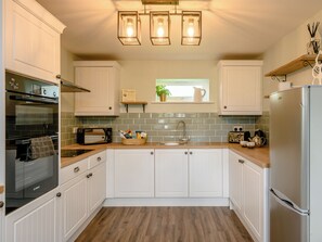 Dishwasher, highchair - Alder Lodge is located within picturesque rural Norfolk. (Yaxham, near Dereham)