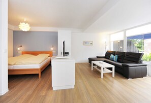 2 Schlafzimmer, Reisekinderbett, WLAN
