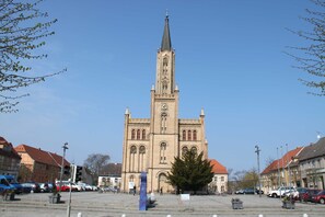 Unclassified image, 4 of 49, button