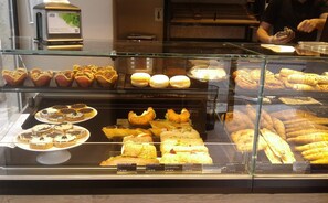 Dining - Attractive central location within walking distance to all famous city sites  (Sarajevo)