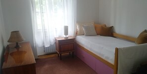 2 chambres, fer et planche à repasser, Wi-Fi, draps fournis