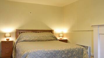 2 bedrooms, bed sheets