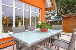 Outdoor dining - Kapitäns Hus, Germany (Prerow)