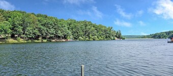 Lake Front Getaway. Vollständig aktualisiert 2/3 Schlafzimmer am See Bretagne; Super Aussicht!