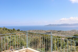 Property grounds - ANGIO VILLAS SPA WITH HYDROTHERAPY POOL (Skiathos)