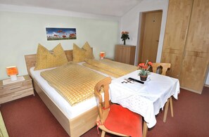 1 Schlafzimmer, Schreibtisch, WLAN, Bettwäsche