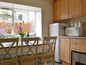 Cookware/dishes/utensils