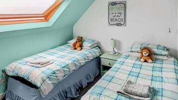 3 bedrooms, bed sheets