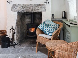 Interior - 4 bedroom accommodation in Moelfre, near Benllech (Moelfre, near Benllech)