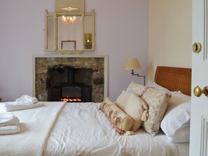 4 bedrooms, free WiFi, bed sheets