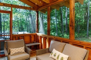 Property grounds - Amazingly comfortable and secluded Northwoods getaway (Hayward)