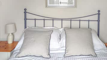 4 soverom, wi-fi (inkludert) og sengetøy