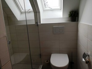 Unclassified image, 4 of 9, button - Double room 06 - Guesthouse & Strandhalle (Ahrenshoop)