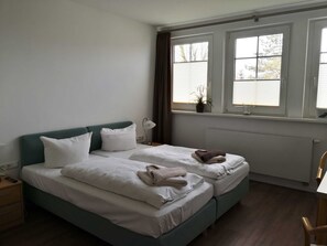 1 bedroom, WiFi, bed sheets