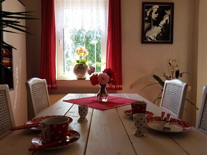 تناول الطعام