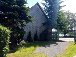 Unclassified image, 3 of 27, button