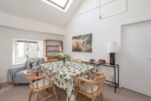 Interior - Loft at the Brewery with Free Parking (Edinburgh)