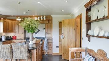 Dishwasher, high chair