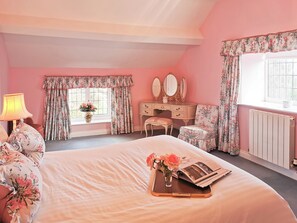6 quartos, Wi-Fi de cortesia, roupa de cama