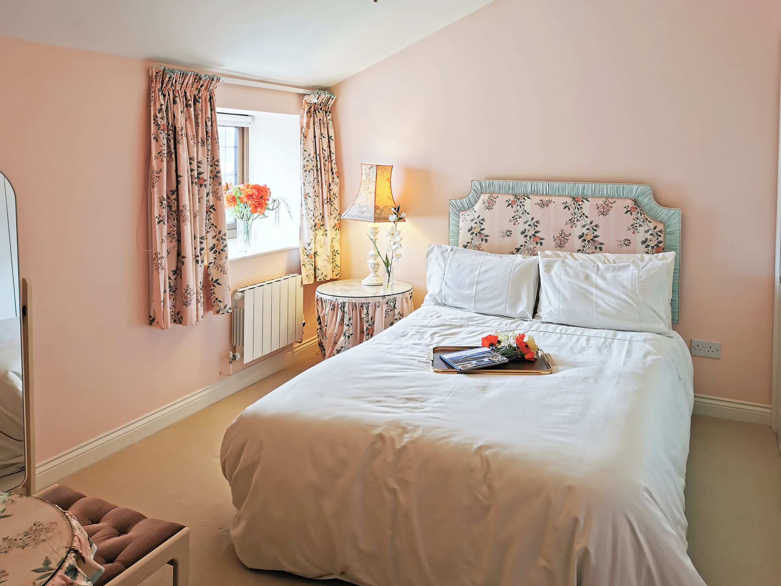 6 bedrooms, WiFi (free), bed sheets