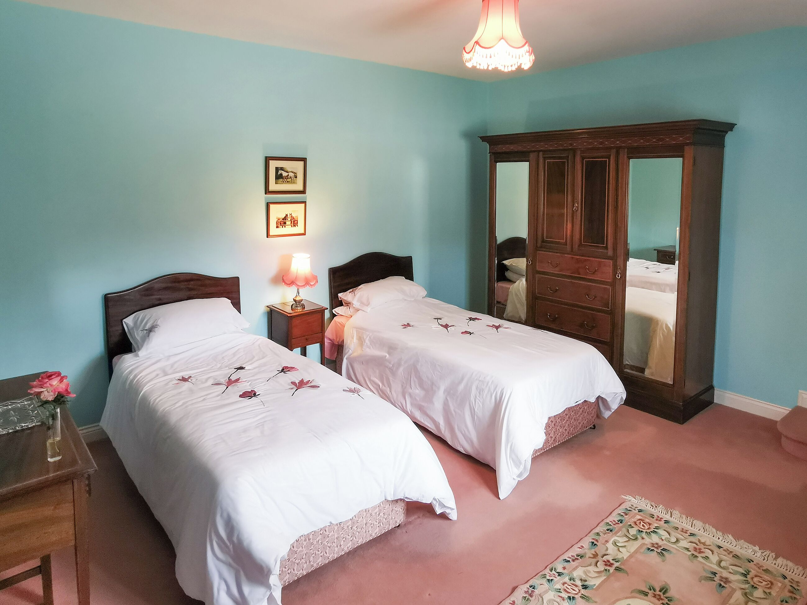 6 bedrooms, free WiFi, bed sheets