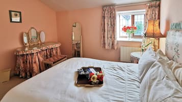6 bedrooms, free WiFi, bed sheets