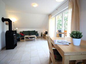 Unclassified image, 2 of 15, button