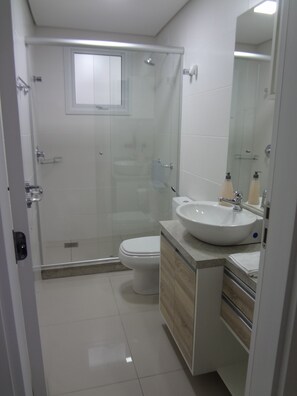 Shower, hair dryer, towels, soap - NEW AND EXCELLENT 2D APARTMENT COMPLETE FOR 10 PEOPLE IN THE CITY CENTER, ON BORGES STREET. (Centro)