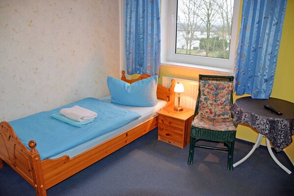 1 chambre, lit de bébé portatif, Wi-Fi, literie fournie