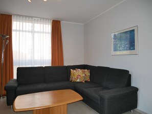 TV - Apartment 22 - House Roland Whg. 22 & 25, with use of pool and sauna (Zinnowitz)