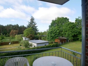 Outdoor dining - Apartment 22 - House Roland Whg. 22 & 25, with use of pool and sauna (Zinnowitz)