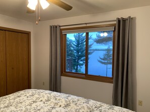 4 bedrooms, desk, iron/ironing board, travel cot