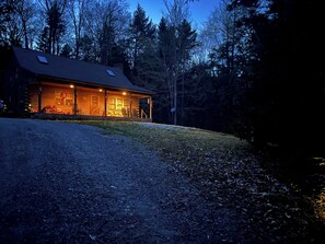 Exterior - Mt. Snow/Stratton Log Cabin in the Woods (West Wardsboro)