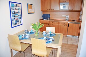 Unclassified image, 5 of 20, button - 2-Raumferienwohnungen balcony 4P B 32 - Apartments in apartment house Sellin (Sellin)