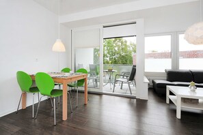 Unclassified image, 5 of 26, button