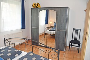 1 chambre, lit parapluie, Wi-Fi, draps fournis
