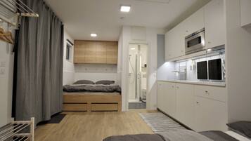 1 bedroom, desk, travel cot, WiFi