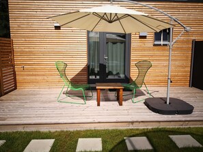 Unclassified image, 2 of 12, button