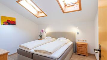 2 Schlafzimmer, Reisekinderbett, WLAN, Bettwäsche