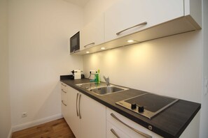 Unclassified image, 5 of 16, button - Castle Apartment WE 29 - Hohendorf Castle (Groß Mohrdorf)