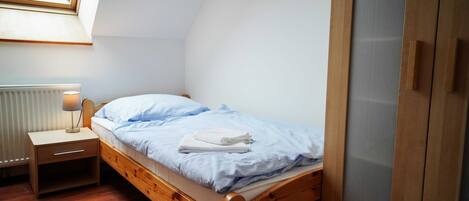 3 bedrooms, travel crib, WiFi