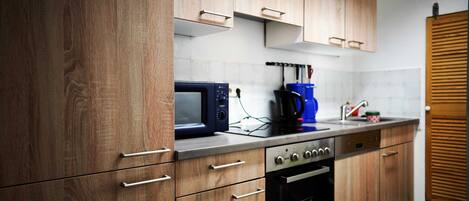 Køleskab, mikrobølgeovn, ovn, opvaskemaskine