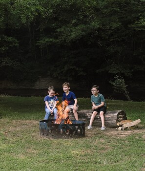 Property grounds - Camping in the Hocking Hills at Altenbrauch Farm (McArthur)