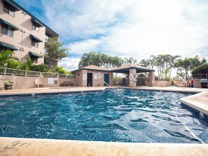 Outdoor pool - 2B/2B across from BEACH, S. Kihei, close dining & shopping, Pacific Shores (Kihei)